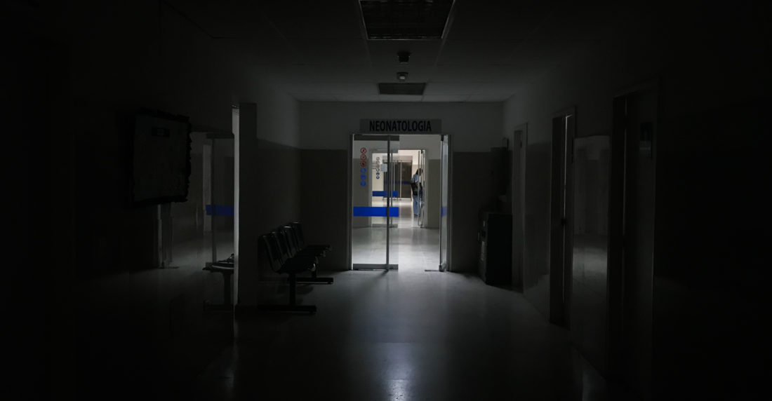 Al menos 233 muertes en Venezuela por cortes de luz en hospitales