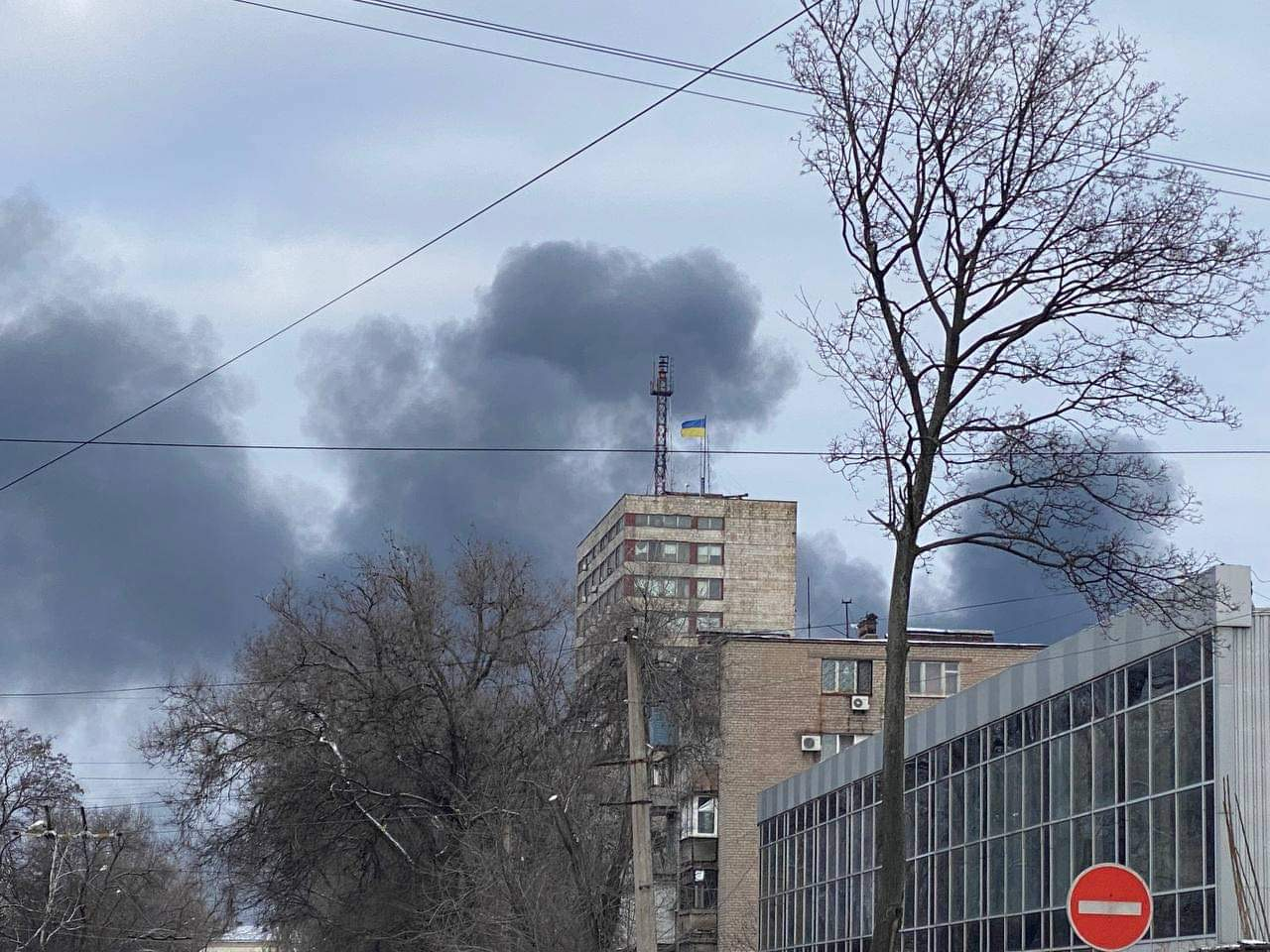 Rusia bombardea Odesa y Kiev; intenta forzar la rendición de Mariúpol