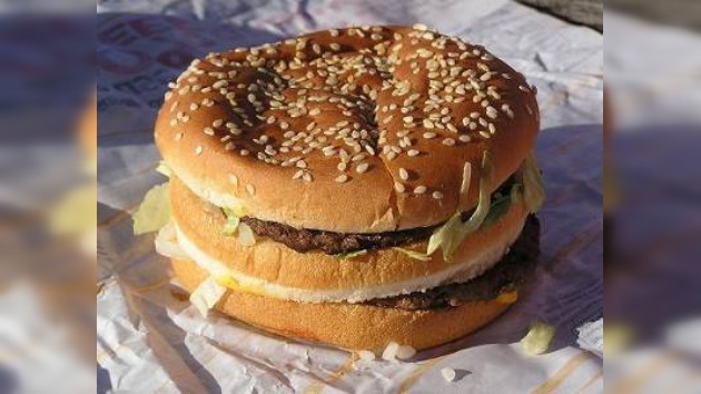 Empleado de McDonald’s dice cómo hacer el Big Mac en 3 minutos