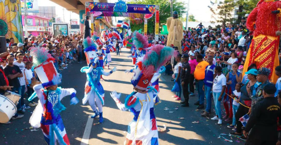 Santo Domingo Norte realiza vistoso carnaval