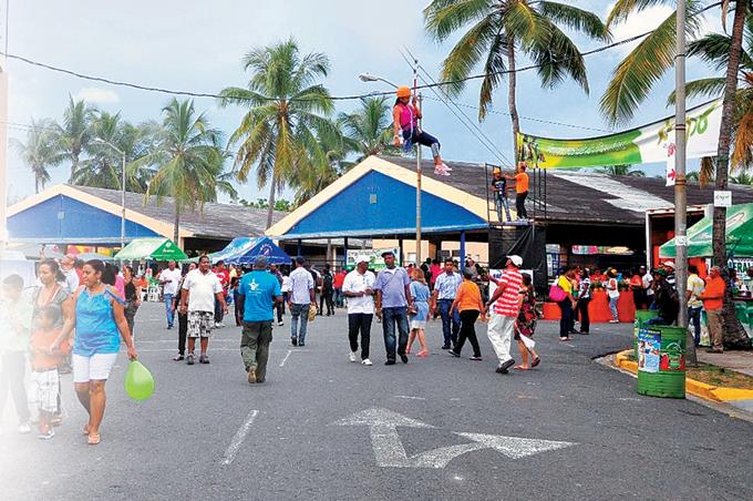Emprendedores y ciudadanos acuden a Feria Agropecuaria Nacional