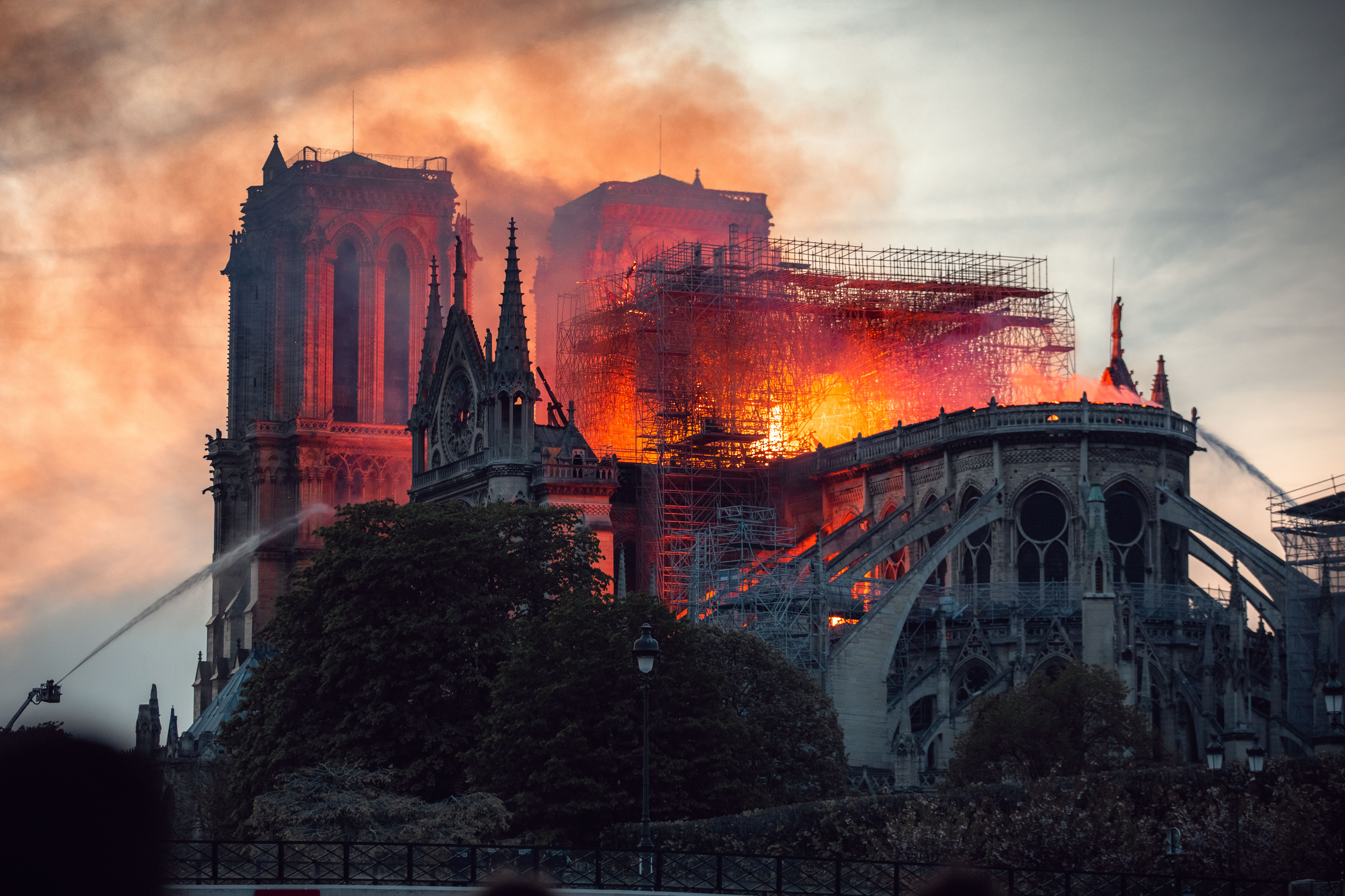 Hallan restos medievales en la reconstrucción de Notre Dame