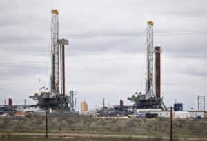 Petróleo de Texas baja 5,78 % al cierre y se sitúa en 103,01 dólares
