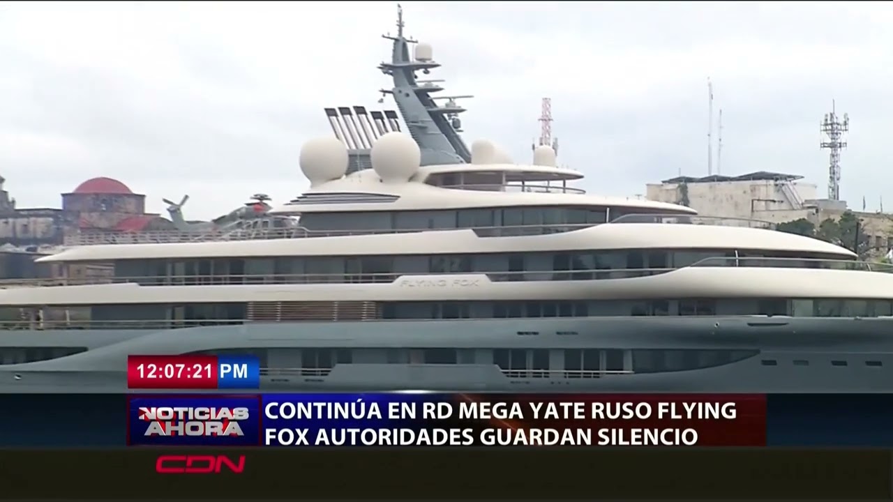 Continúa en puerto dominicano el yate ruso "Flying Fox"
