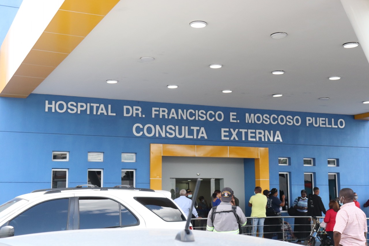 Médicos anuncian paro de 72 horas en el Moscoso Puello
