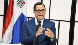 Eddy Olivares anuncia sus aspiraciones a presidencia del PRM