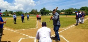 Inauguran play de béisbol y softbol en distrito municipal Las Gordas
