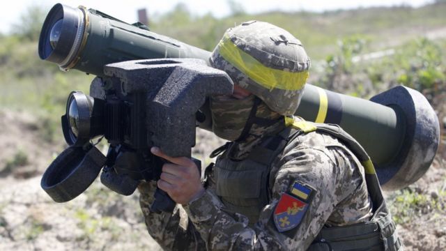 España enviará "material ofensivo" y una ambulancia blindada a Ucrania