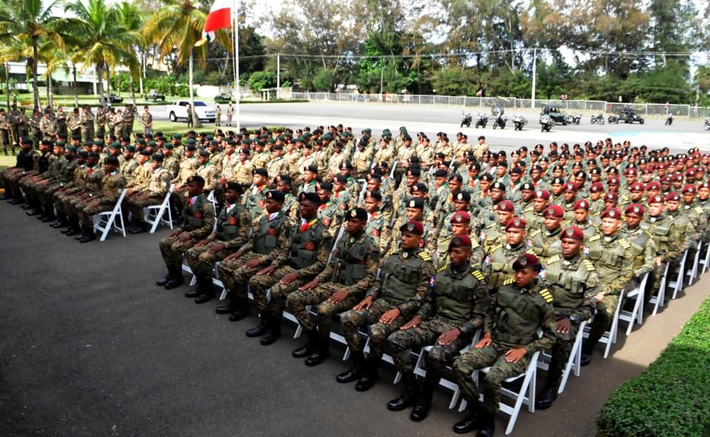 Ejército dominicano gradúa soldados en cursos tácticos