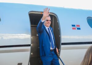 El presidente Luis Abinader salió la mañana de este lunes hacia San José, Costa Rica, para participar en la tercera Cumbre de la Alianza para el Desarrollo en Democracia. 