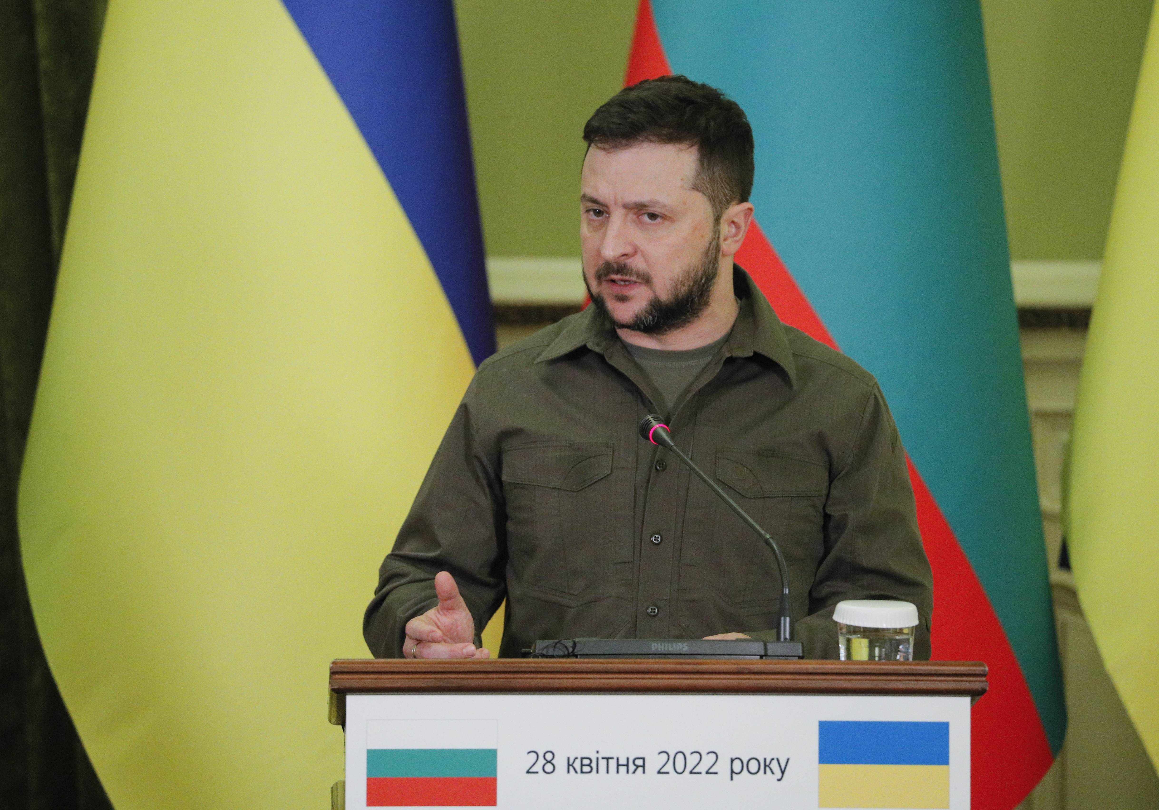 Zelenski dice que Kiev hace "todo lo posible" para evacuar Mariúpol