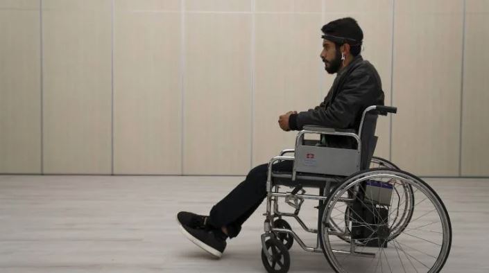 Crean silla de ruedas que puede controlarse con la mente