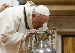 El papa advierte en la misa Crismal a los curas de la mundanidad