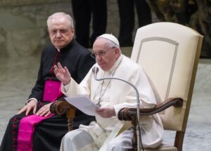 El papa Francisco suspende su agenda por el dolor en la rodilla