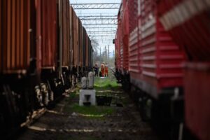 Ataque ruso a trenes en Ucrania: al menos cinco muertos y 18 heridos
