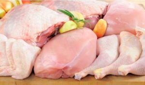 Carne de pollo importada ya compite con producción local en supermercados