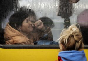 La ONU estima que 11.3 millones de ucranianos dejaron sus hogares