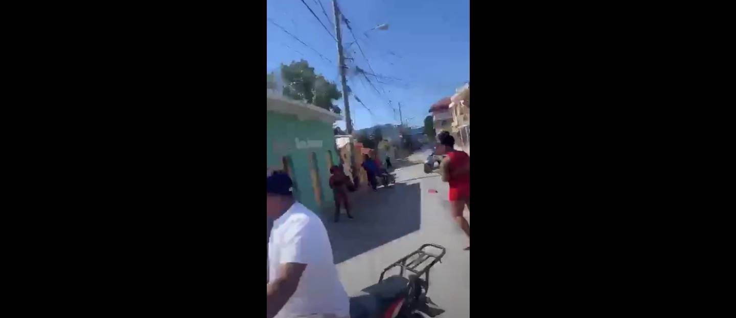Otra pelea viral en plena calle por un hombre