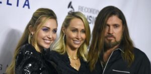 Madre de Miley, Tish ha solicitado el divorcio de Billy Ray Cyrus