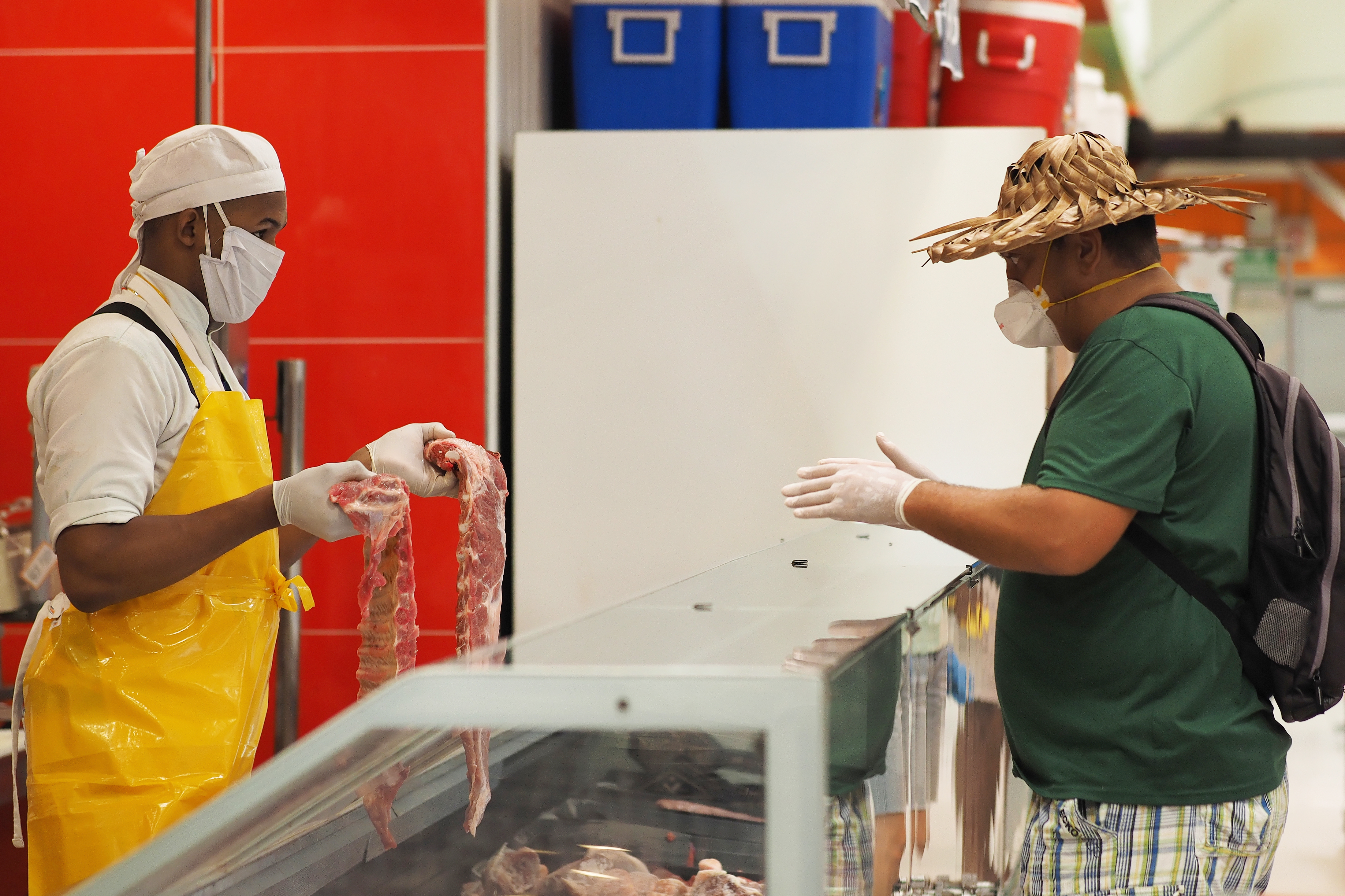 Comerciantes saludan aprobación ley tasa cero; preocupa costo pollo