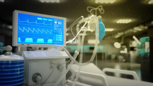 Unidad de cuidados intensivos y ventilación sin pacientes de COVID