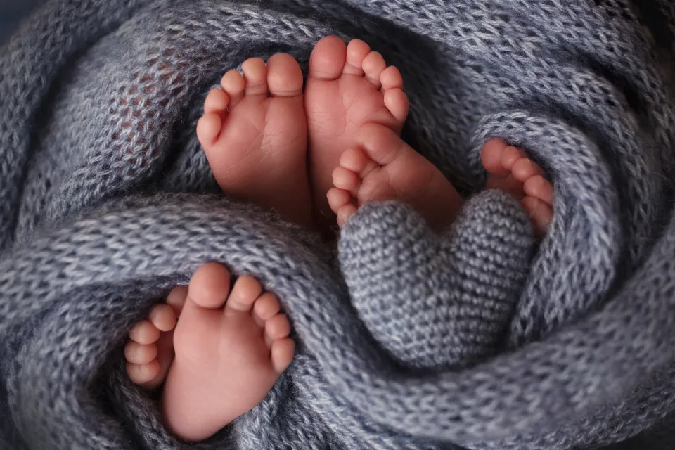Rompe récord de maternidad en NY: da a luz gemelos por tercera vez