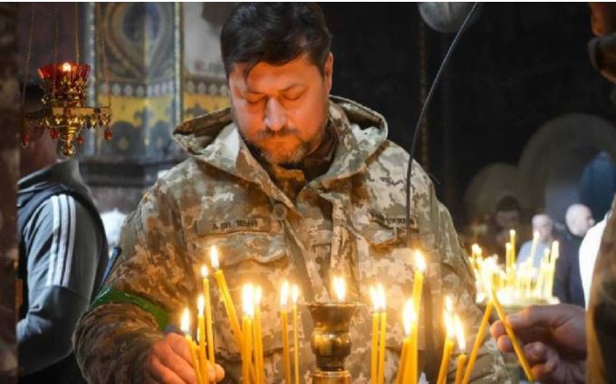 Ucrania celebró la Pascua ortodoxa bajo las bombas