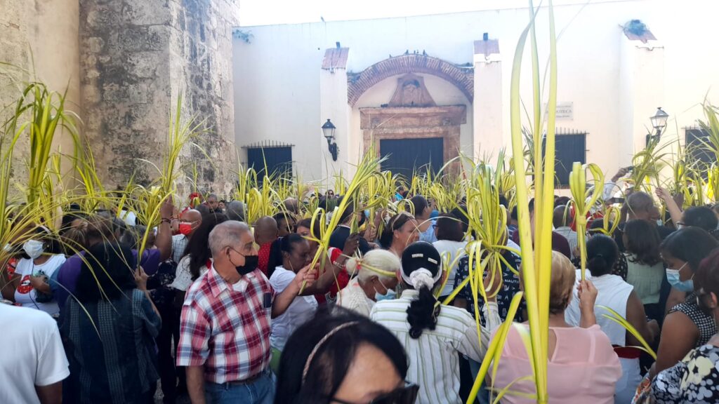 Católicos inician celebración Domingo de Ramos, conmemora entrada de Jesús a Jerusalén previo a su muerte y resurrección.