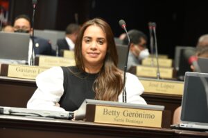 Betty Gerónimo: “Gestión de Carlos Guzmán en SDN es deficiente, y no dejará huellas en municipio”