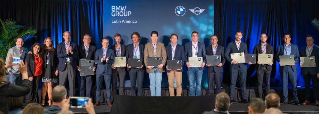 Agustín Lama Verdeja, CEO de Grupo Magna recibe reconocimiento de BMW Group Latín American.