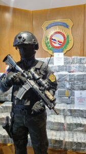 Arrestan dos y ocupan 700 paquetes presumiblemente cocaína en SPM