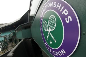 Wimbledon prohíbe competir a los tenistas rusos y bielorrusos