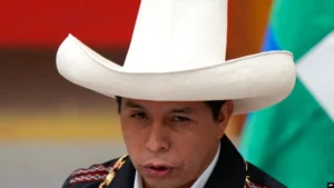 Presidente de Perú critica indagatoria criminal en su contra