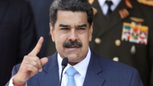Maduro denuncia supuesto ataque a refinería en Venezuela