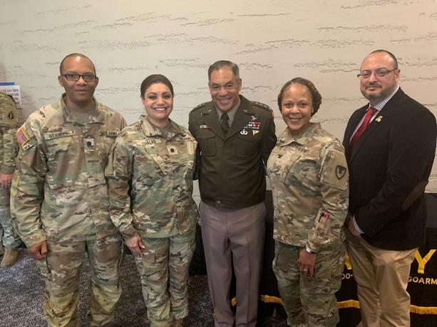 Dominicana Marisol Chalas asume comandancia base militar de EEUU