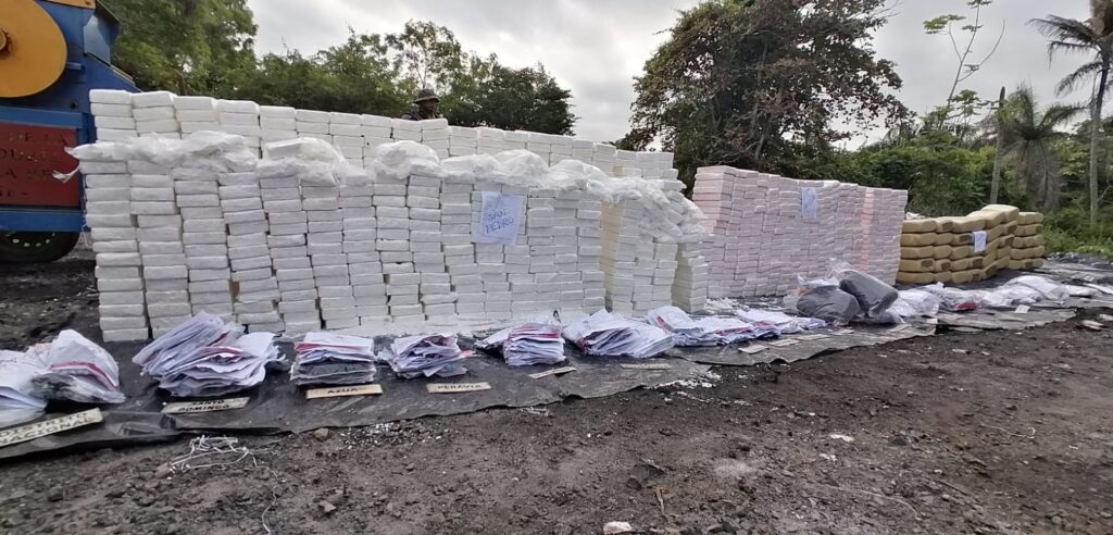 Autoridades incineran cargamento de 1,336 kilogramos de drogas
