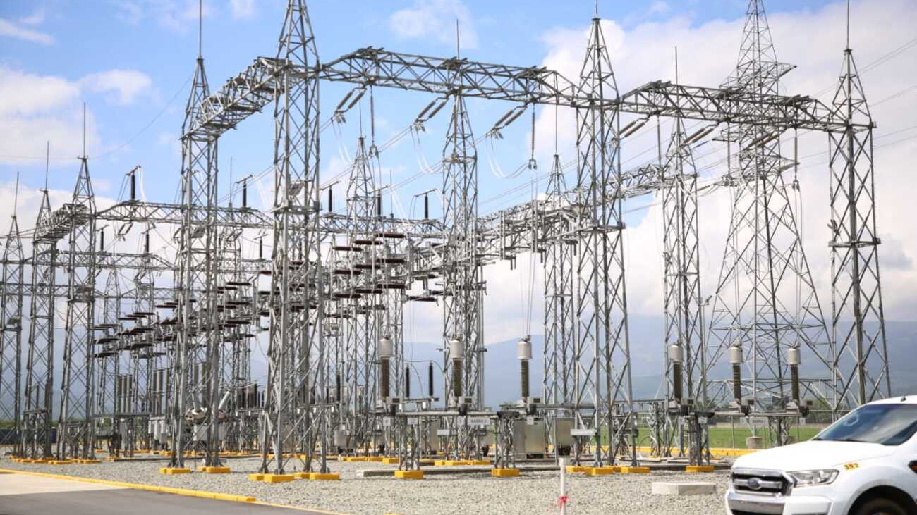 Anuncia instalación 2 mil megavatios para mejorar servicio energético