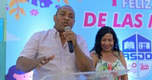Alcalde José Andújar agasaja a miles de damas del municipio SDO por el Día de Las Madres 