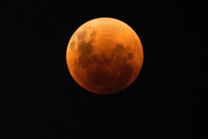 América se tiñó de rojo durante el eclipse de la Luna 