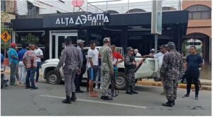 Agentes de la Armada realizan disparo en plena vía en hora de la tarde en Samaná