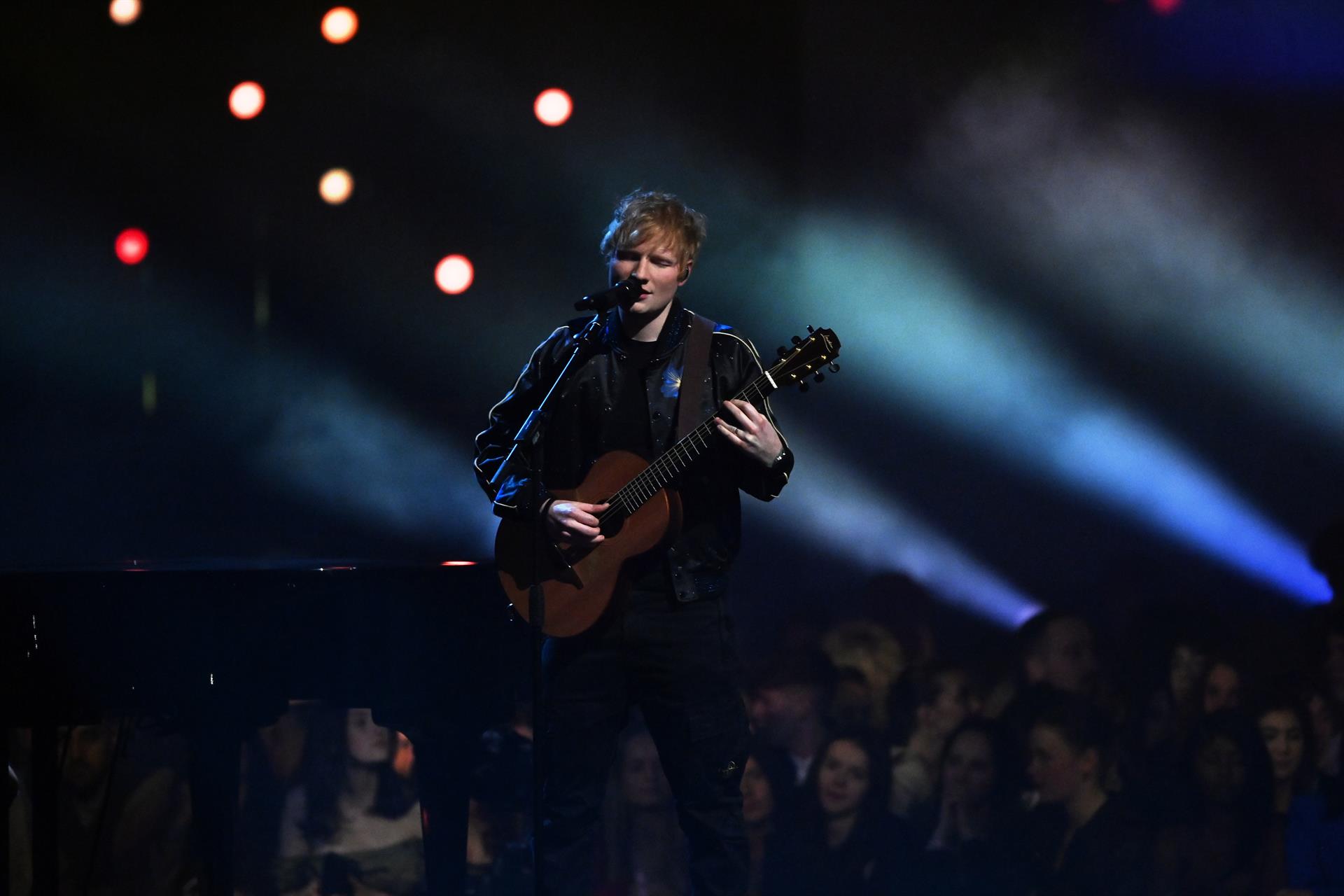 Ed Sheeran cantará como tributo a la reina Isabel II y príncipe Felipe