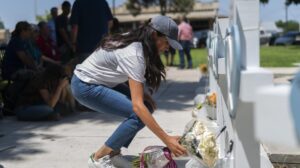 Meghan Markle realiza visita sorpresa tras el tiroteo en Texas