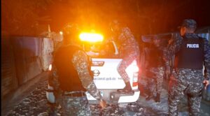 Policía Nacional interviene sectores en Barahona para controlar delincuencia