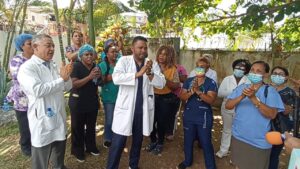 Médicos paralizan labores en Hospital Leopoldo Pou de Samaná
