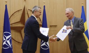 Suecia y Finlandia dan un paso histórico al solicitar la entrada en la OTAN