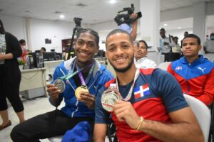 CONADIS reconoce desempeño de atletas paralímpicos Christopher Melenciano y Geraldo Castro