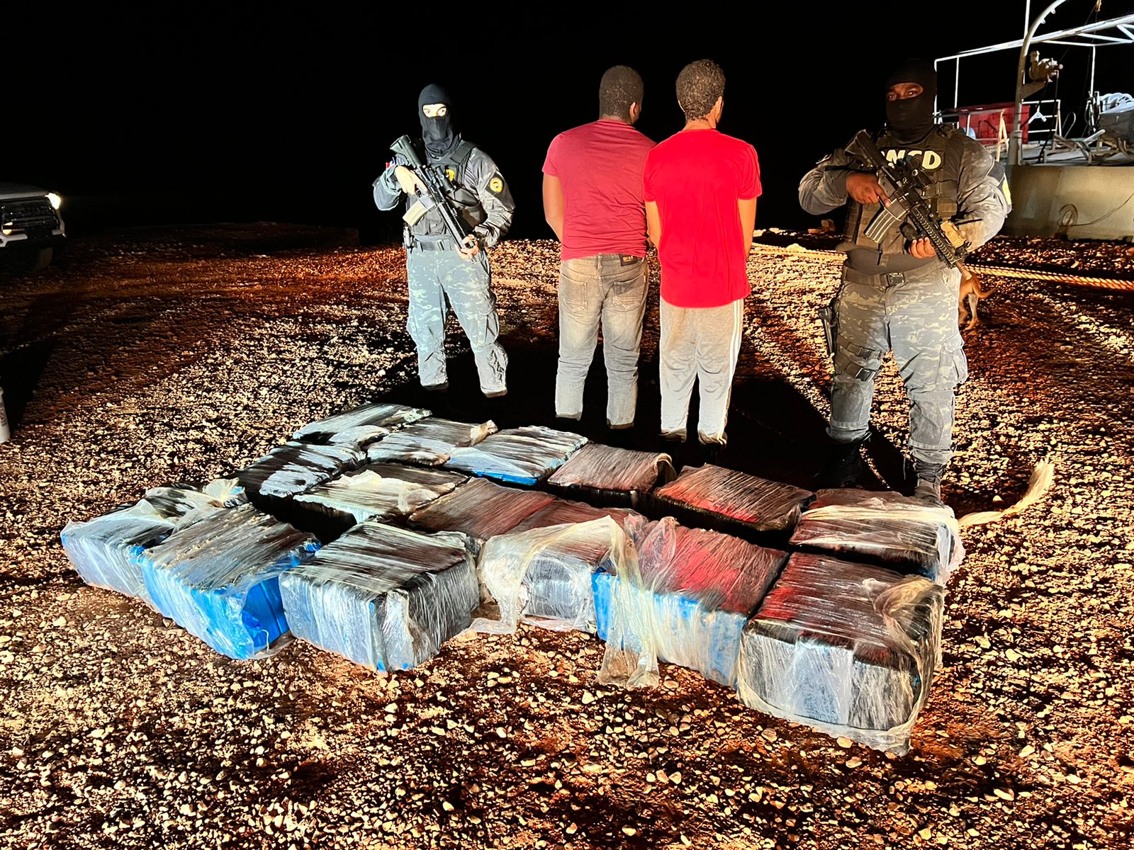 Arrestan dos dominicanos con 430 paquetes de cocaína