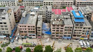 Al menos 53 muertos tras derrumbe de un edificio en China