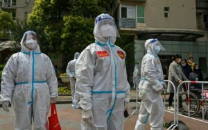 China suma 13 muertes y 360 nuevos contagios locales de covid-19