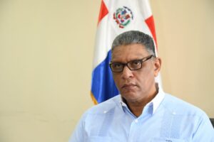 Ministro Interior y Policía visita familiares de David de los Santos
